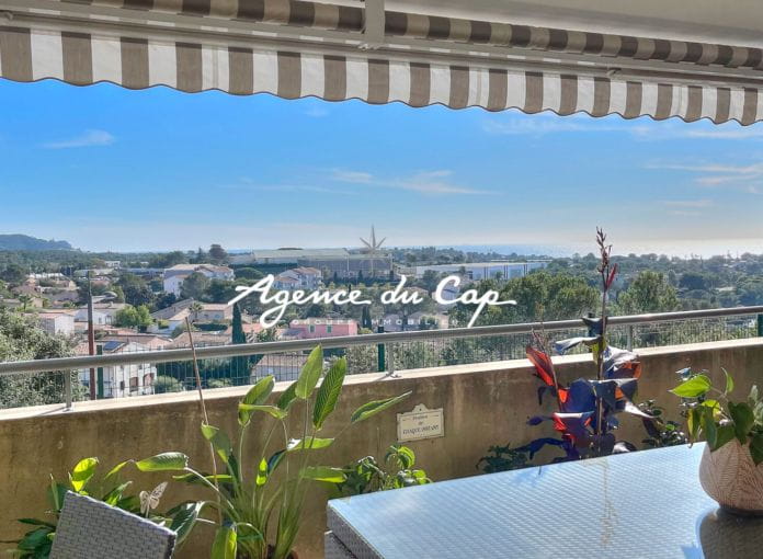 Bel appartement 3 pieces de 74m² avec grande terrasse et garage Saint-Raphaël Boulouris