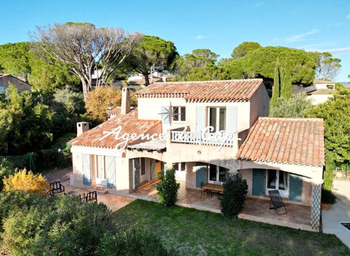 Villa  de charme 3 chambres avec piscine et garage au coeur des golfs a Saint-Raphaël