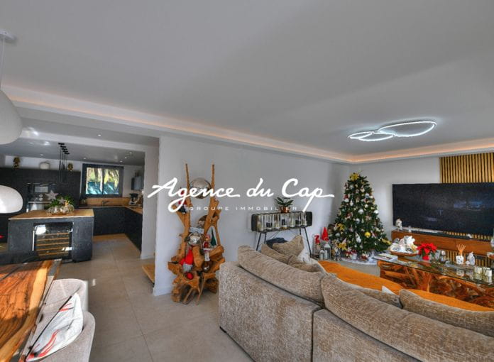 Magnifique villa  avec 4 chambres et piscine dans un quartier residentiel Fréjus