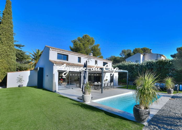 Magnifique villa  avec 4 chambres et piscine dans un quartier residentiel frejus (0)