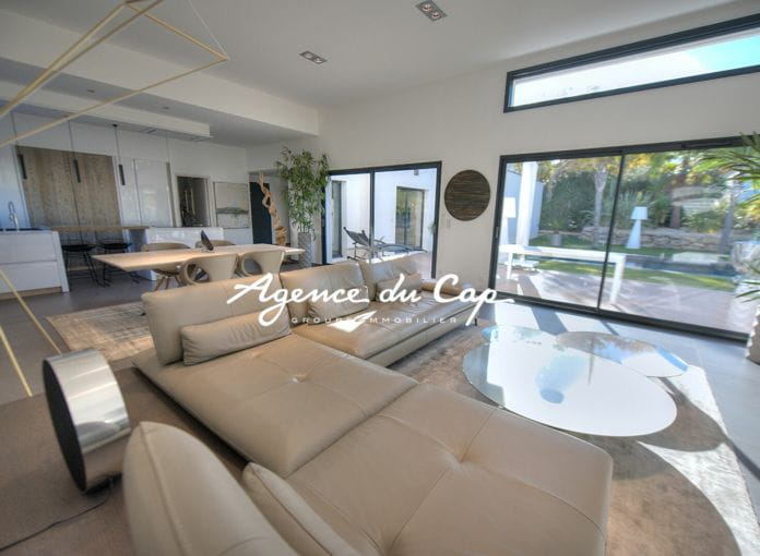 Villa contemporaine 160 m2, 4 chambres, piscine Fréjus