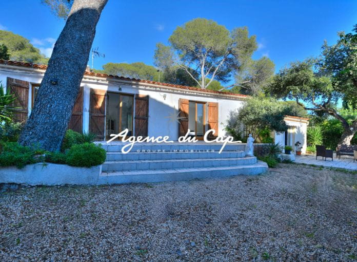 5 room detached villa near shops Saint-Raphaël Boulouris