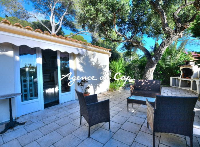 5 room detached villa near shops Saint-Raphaël Boulouris