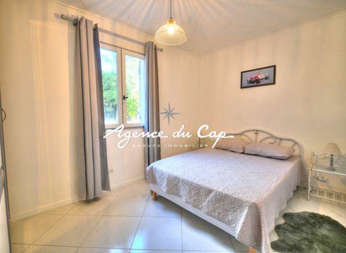 5 room detached villa near shops Saint-Raphaël Boulouris