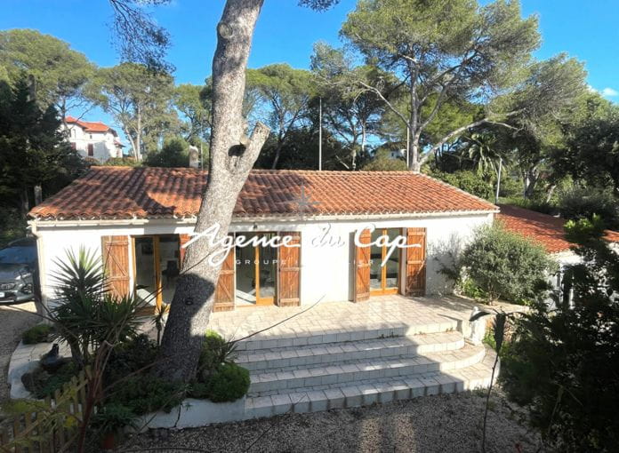 5 room detached villa near shops Saint-Raphaël Boulouris