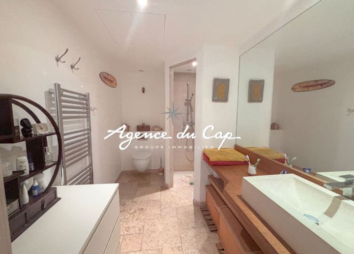 A vendre exclusivite appartement rez-de-jardin 3 pieces et parking a pied de la mer (4)