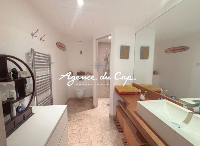 A vendre exclusivite appartement rez-de-jardin 3 pieces et parking a pied de la mer