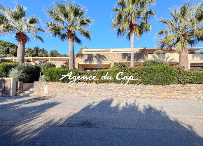 A vendre exclusivite appartement rez-de-jardin 3 pieces et parking a pied de la mer (7)