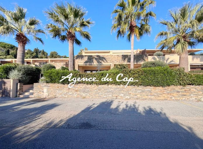 A vendre exclusivite appartement rez-de-jardin 3 pieces et parking a pied de la mer