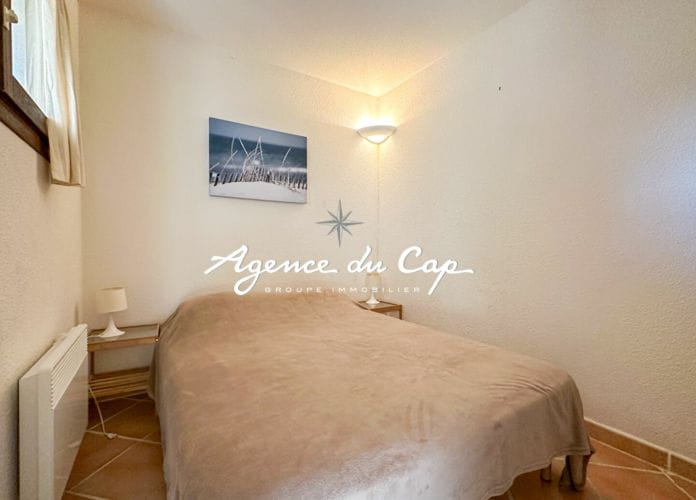 Appartement t2 + cabine  piscine terrain tennis place de parking les issambres (5)