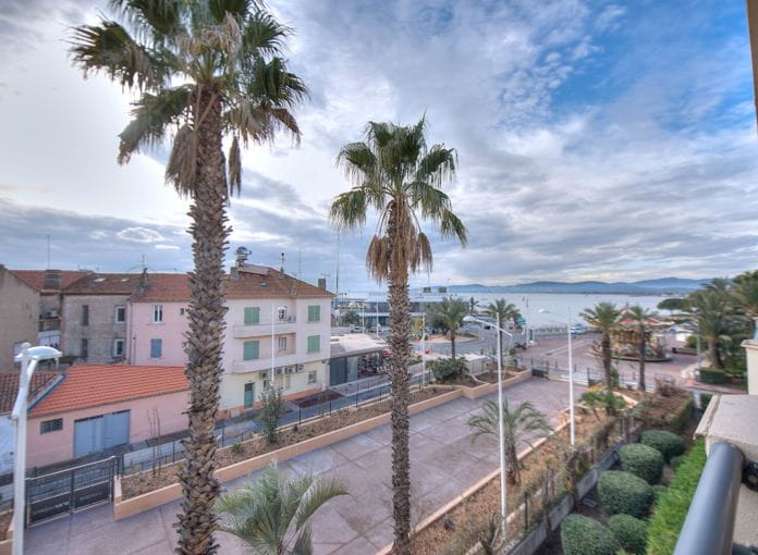 3 room apartment top floor sea view 2 south facing terraces garage beach on foot st raphael