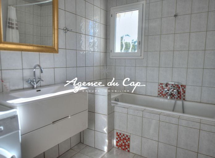 Appartement 3 pieces 81 m2  a pied mer  Saint-Raphaël