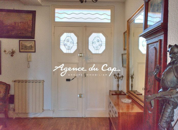 Appartement 3 pieces 81 m2  a pied mer  Saint-Raphaël