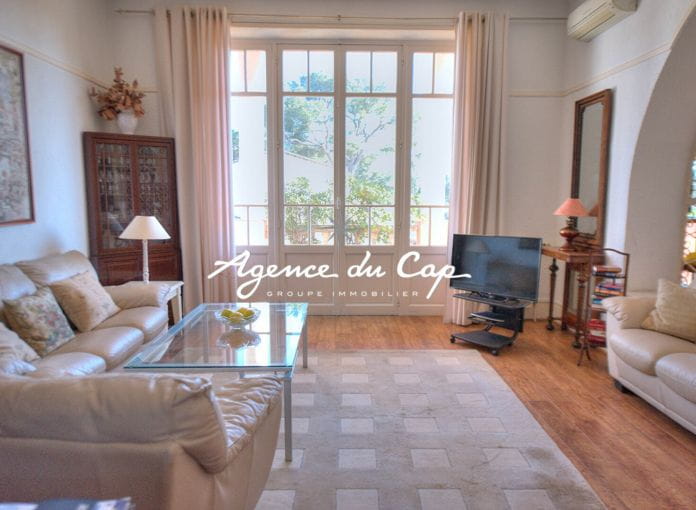 Appartement 3 pieces 81 m2  a pied mer  Saint-Raphaël