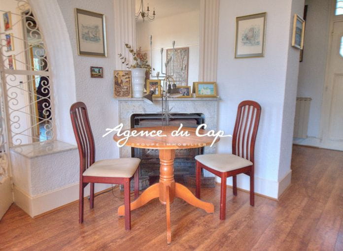 Appartement 3 pieces 81 m2  a pied mer  Saint-Raphaël