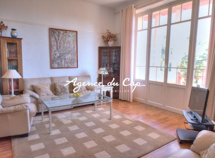 Appartement 3 pieces 81 m2  a pied mer  Saint-Raphaël