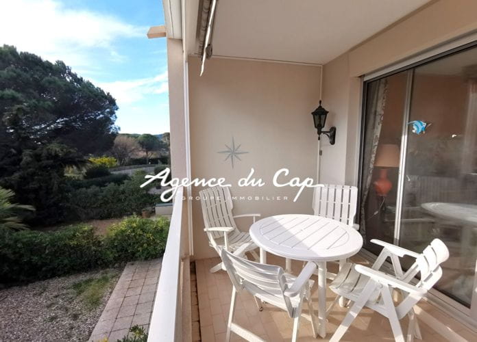 A vendre – appartement 2 pieces avec terrasse et garage – residence avec piscine – mer et commerces a pied –  a saint aygulf (1)