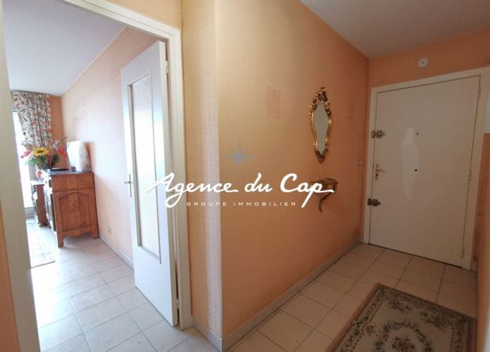 A vendre – appartement 2 pieces avec terrasse et garage – residence avec piscine – mer et commerces a pied –  a saint aygulf (6)