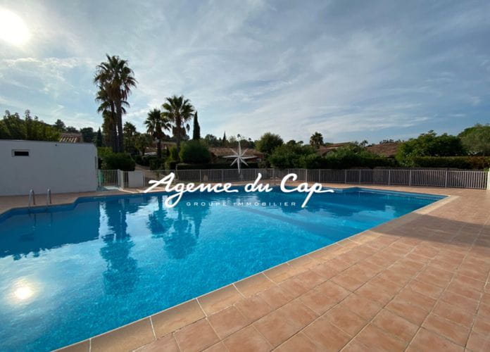 Villa appartement de 50m² situé dans une résidence sécurisée avec piscine, proche des golfs à roquebrune sur argens (10)