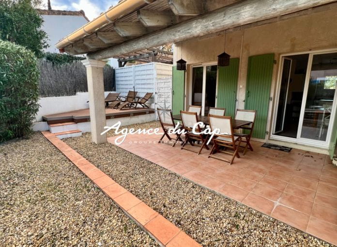 Villa appartement de 50m² situé dans une résidence sécurisée avec piscine, proche des golfs à Roquebrune-sur-Argens