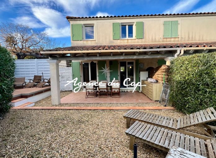 Villa appartement de 50m² situé dans une résidence sécurisée avec piscine, proche des golfs à Roquebrune-sur-Argens