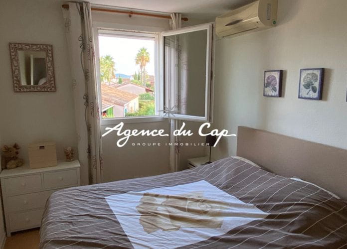 Villa appartement de 50m² situé dans une résidence sécurisée avec piscine, proche des golfs à roquebrune sur argens (7)