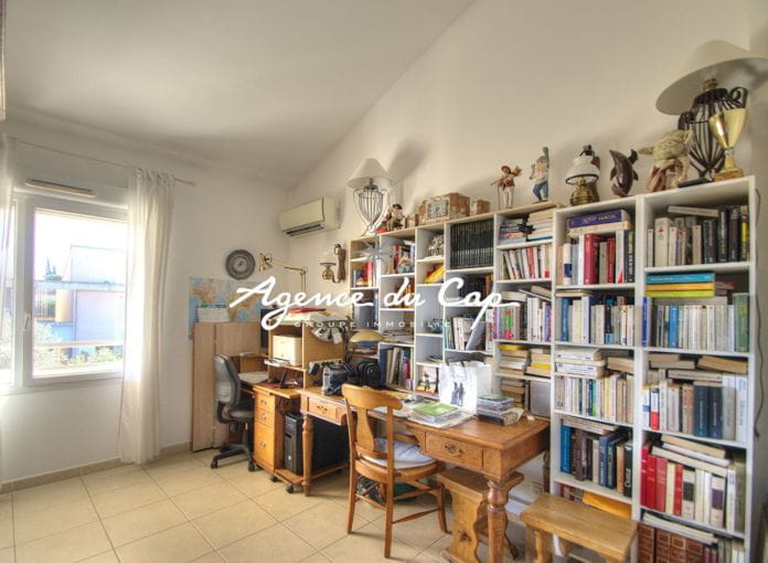 Fréjus, appartement 5 pieces 4 chambres+mezzanine, jardin, cave et garage de 25m²