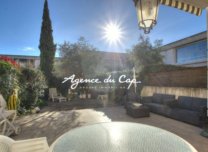 Fréjus, appartement 5 pieces 4 chambres+mezzanine, jardin, cave et garage de 25m²