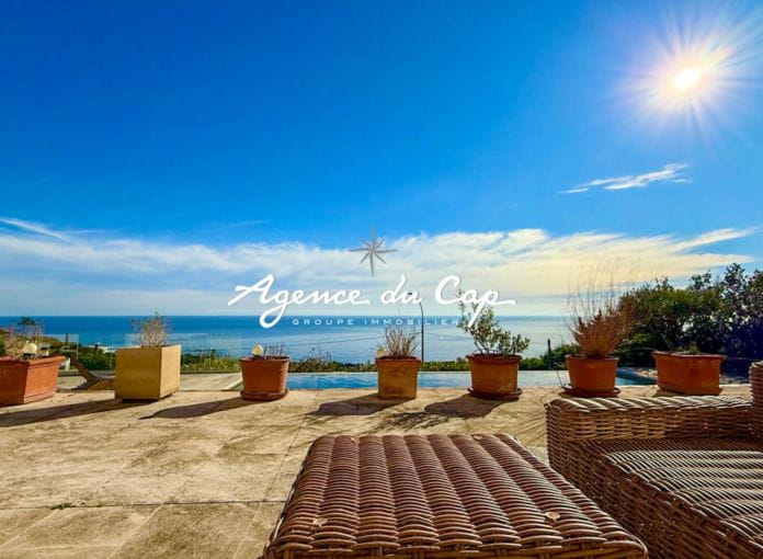 Les Issambres - proriete avec vue mer panoramique piscine et garage