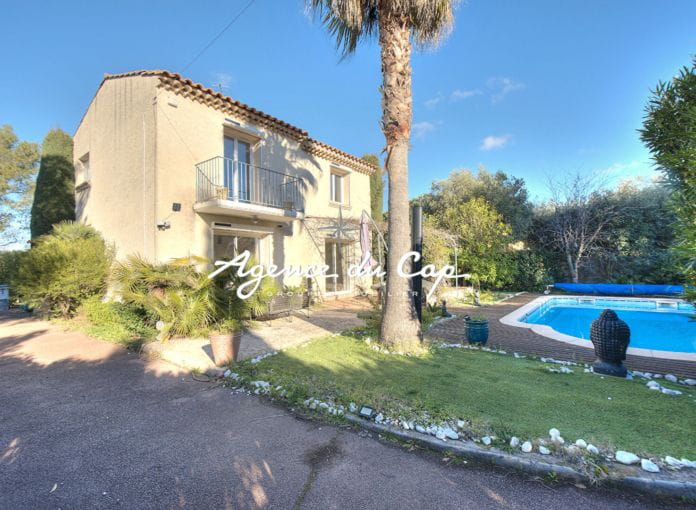 Boulouris, villa 5 pieces, 4 chambres, piscine au calme total