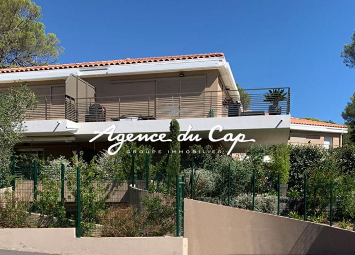 Saint raphael-boulouris appartement rez-de-jardin avec piscine (0)